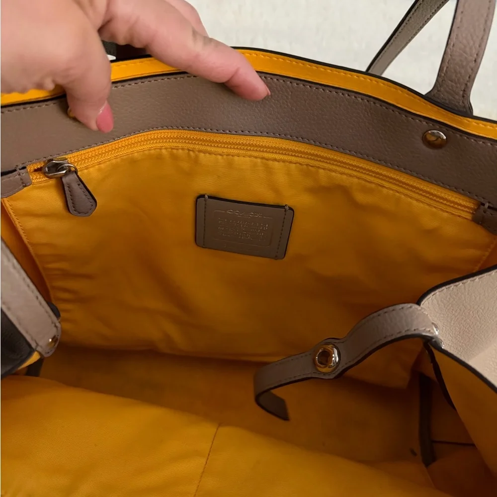 Coach Park Metro Shoulder Bag - Picture 10 of 11